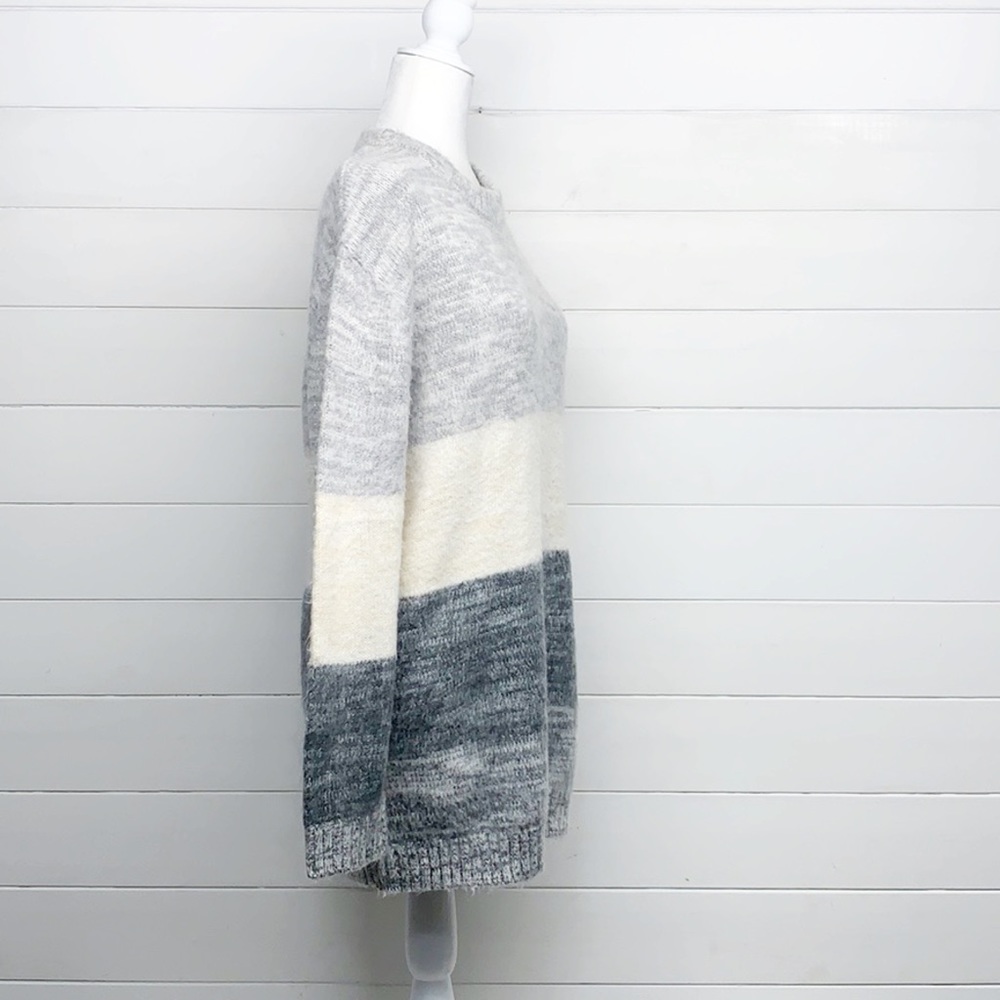 Universal Thread Colorblock Soft Oversized Sweater - image 2